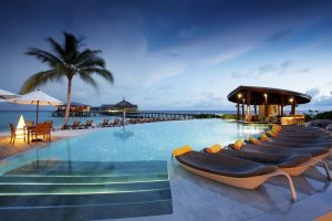 Four Factors to Consider Before Booking a Beachfront Resort